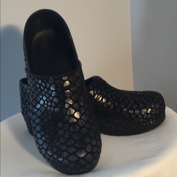 sanita snakeskin clogs